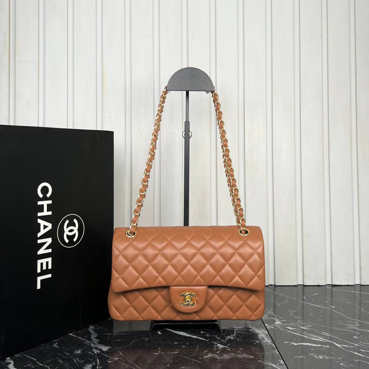 CH@NEL
Lambskin Quilted Medium Double Flap Brown