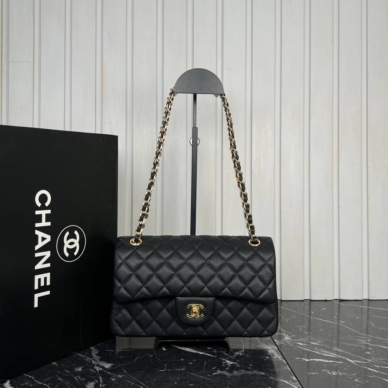 CH@NEL
Caviar Quilted Medium Double Flap Black