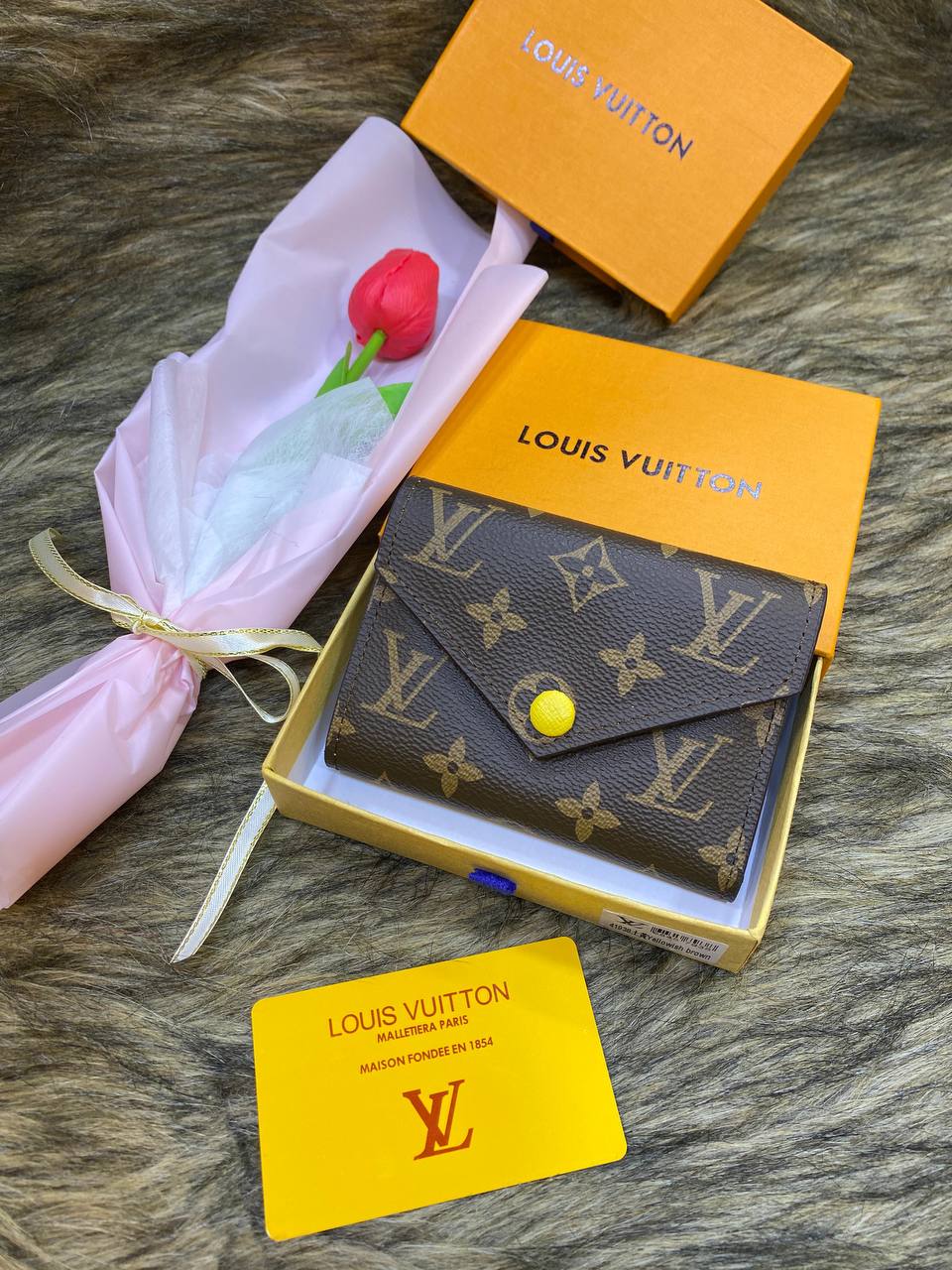 LV
Portefeuille Victorine
Marron