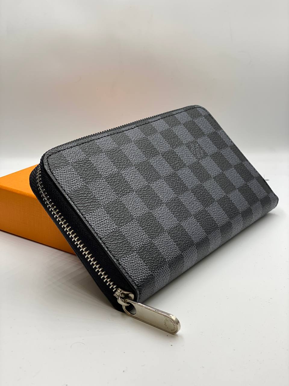 LV Petite maroquinerie en toile Zippy XL