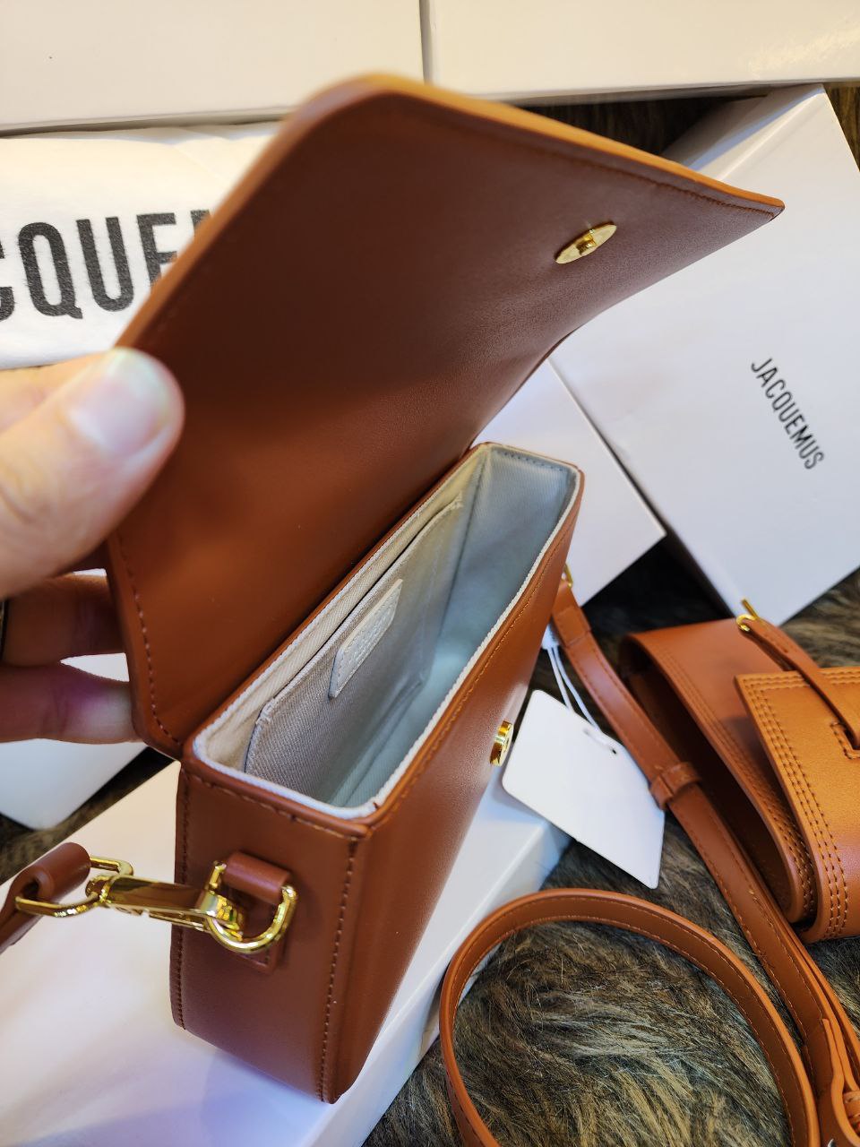 J@cquemus
Le Carinu shoulder bag