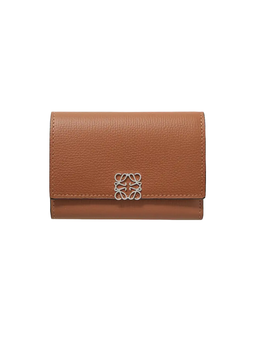 LÔËWE
Anagram textured wallet