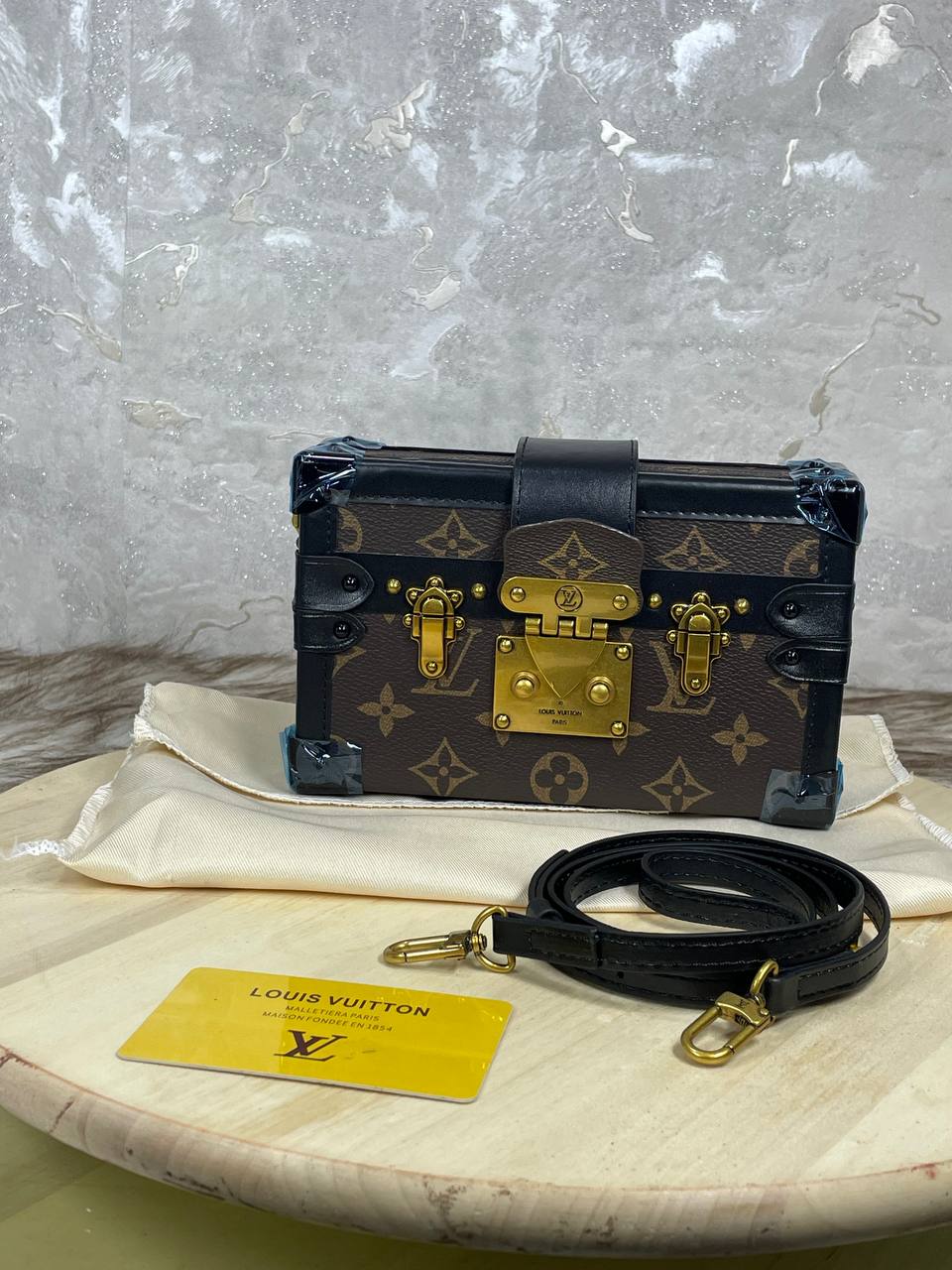 LV Sac Petite Malle