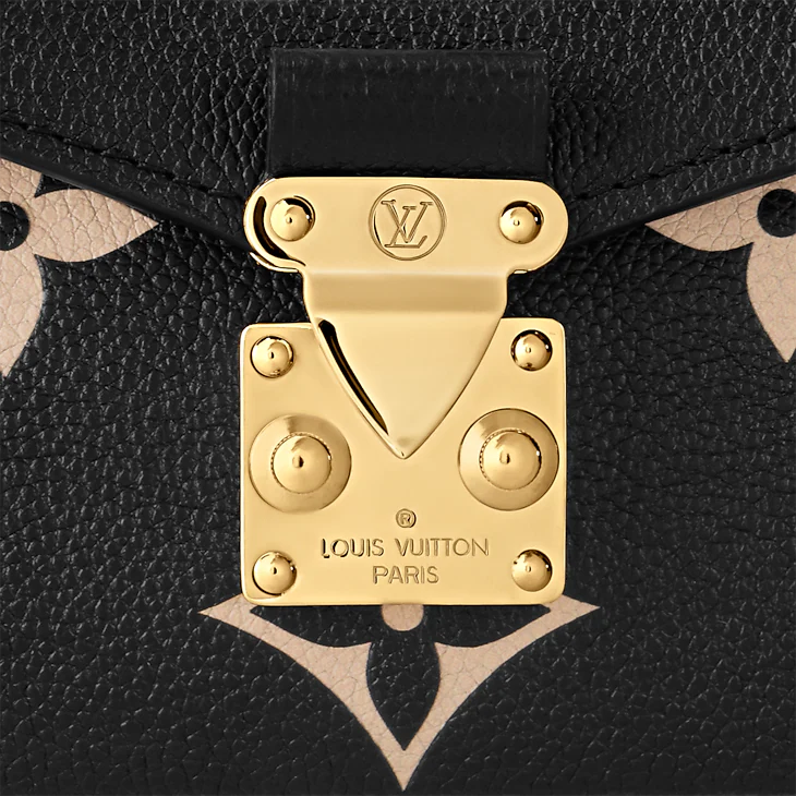 LV Pochette Métis East West