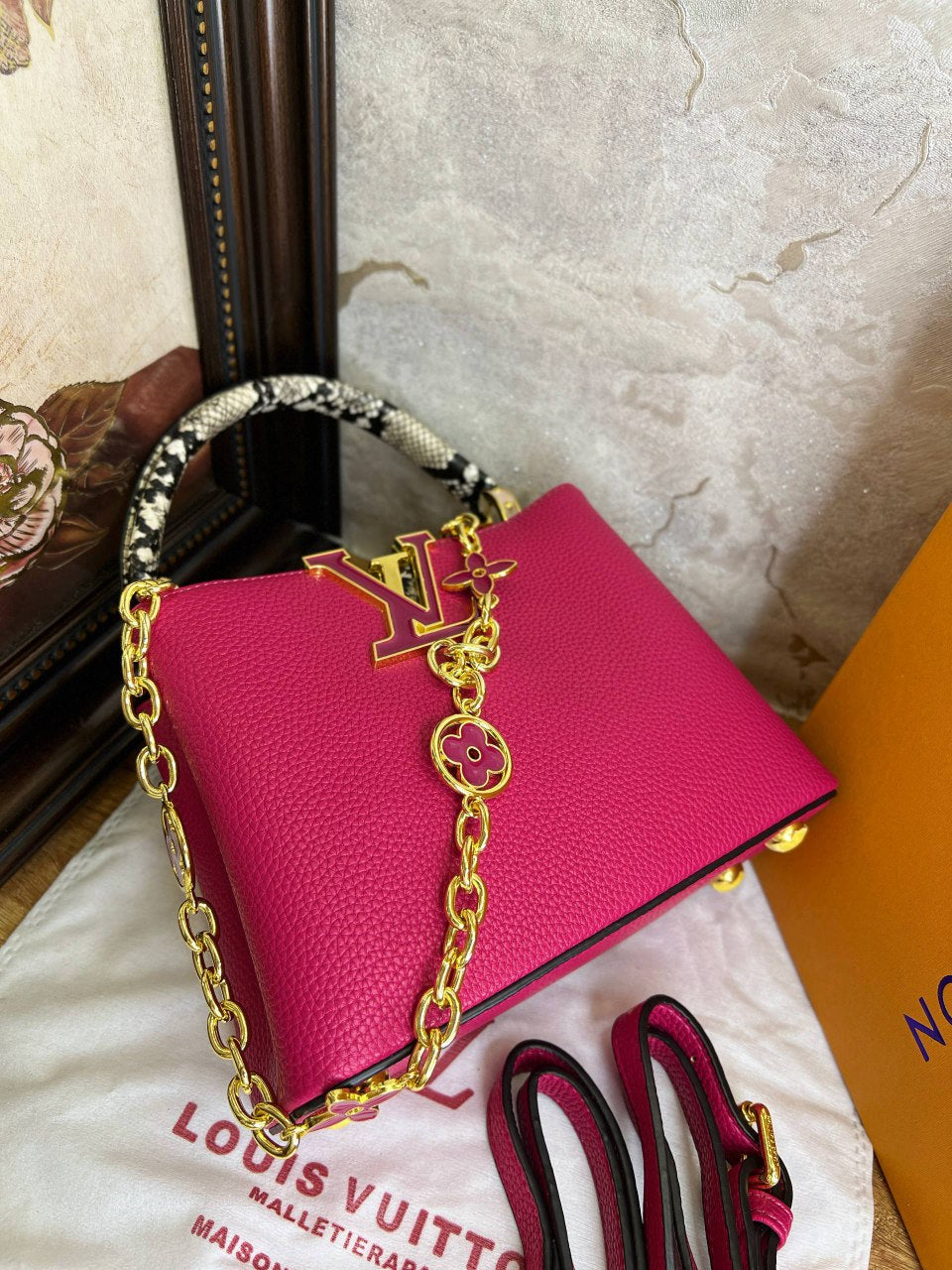 LV Sac Capucines BB