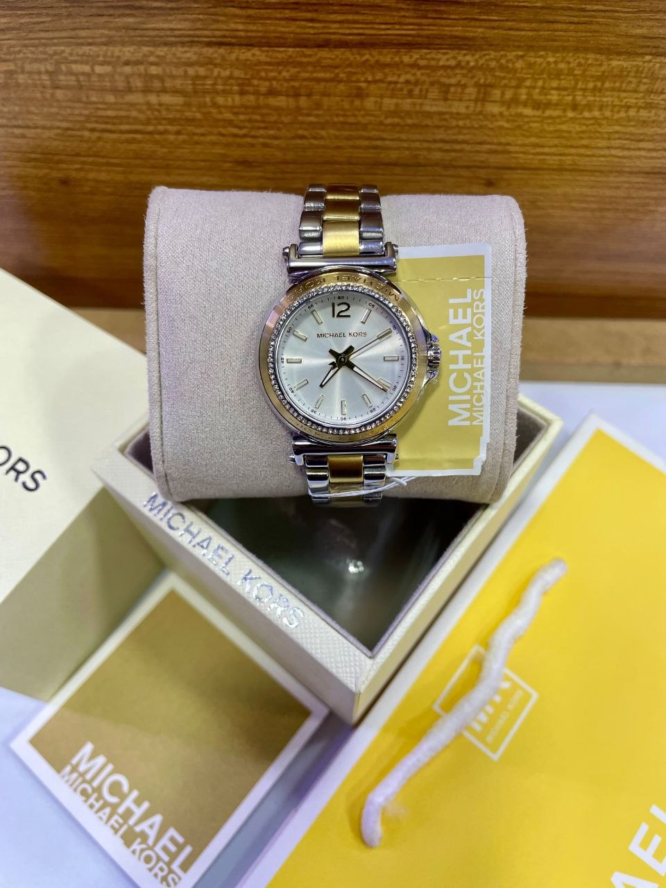 MK Mini montre Maren bicolore avec pierres pavées