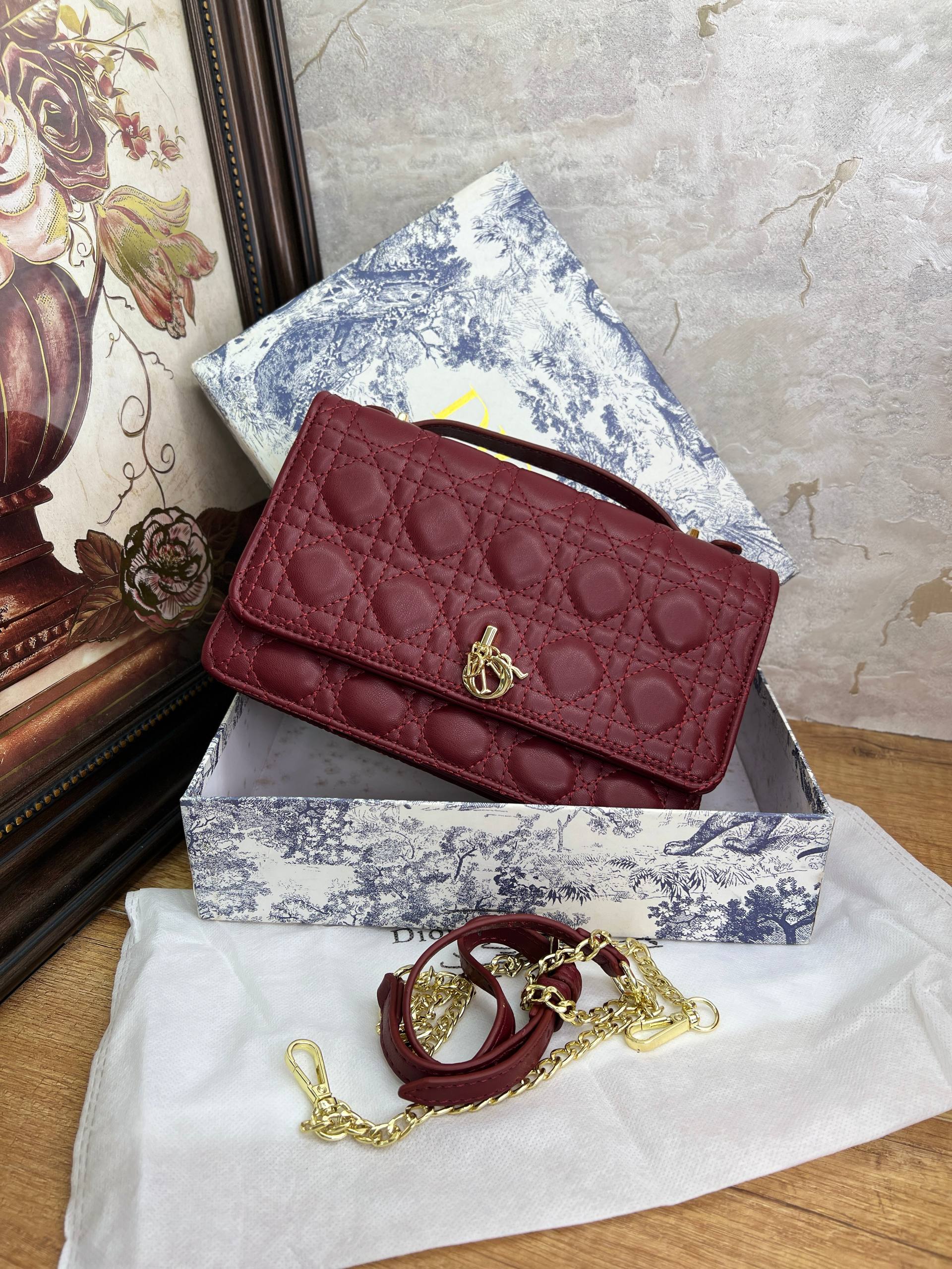 sac à main Diôr Peau de mouton Cannage rouge cerise