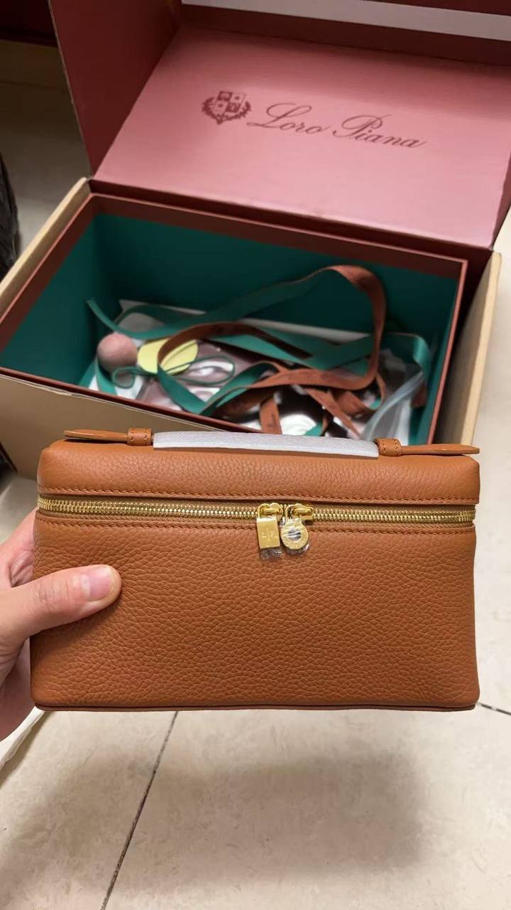 Loro piana Extra Pocket L19
Cuir de veau