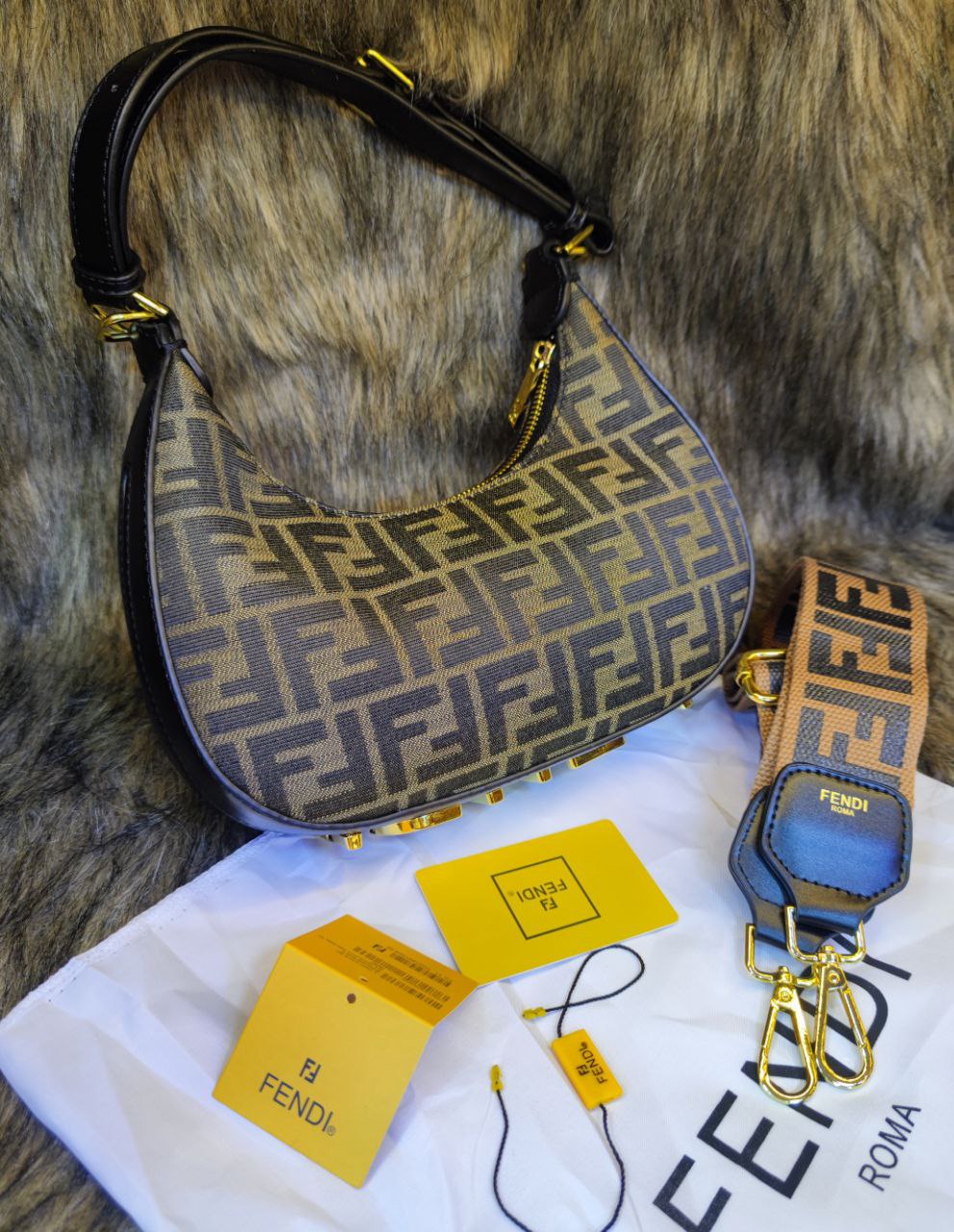 Fêndïgraphy Small
Sac en tissu jacquard FF marron