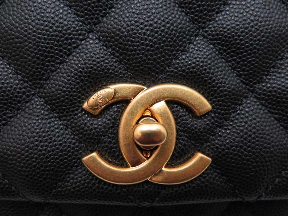 Coco Ch@nel - Petit sac à main à rabat en lézard caviar noir