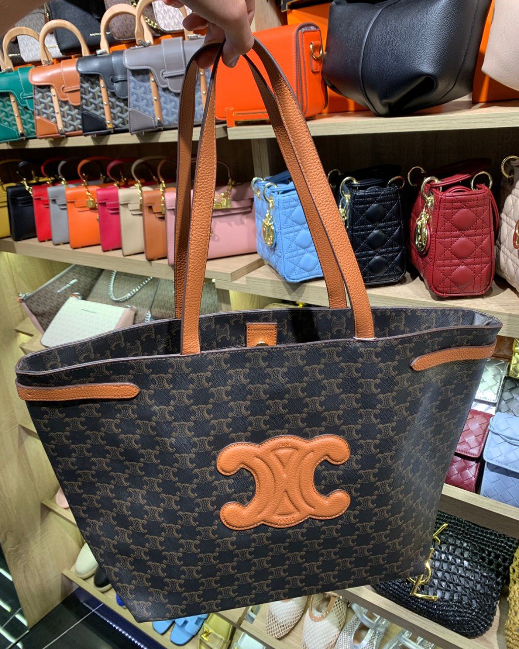 CÉLÏNÊ CABAS ANAÏS MOYEN MODELE TRIOMPHE veau grainé