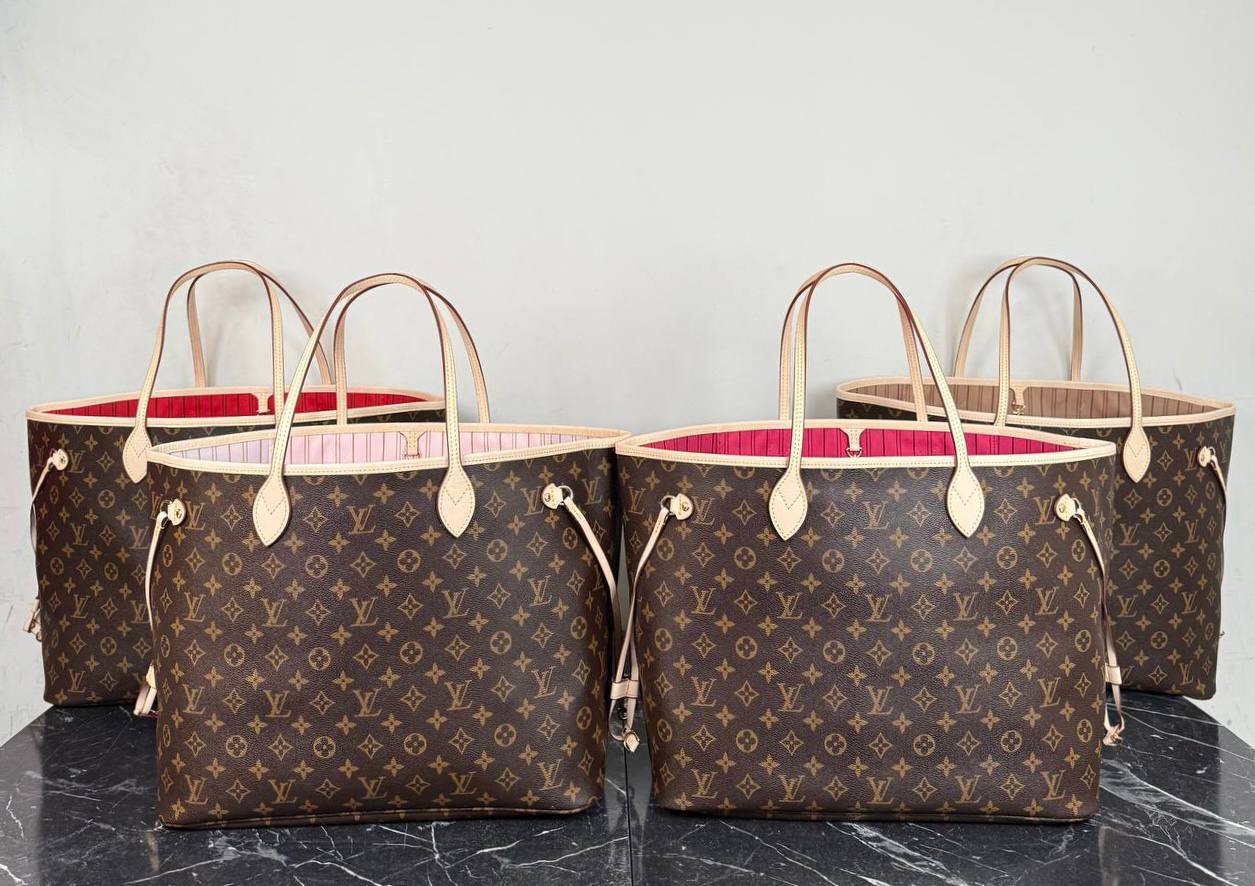 LV Cabas Neverfull en cuir
Marron