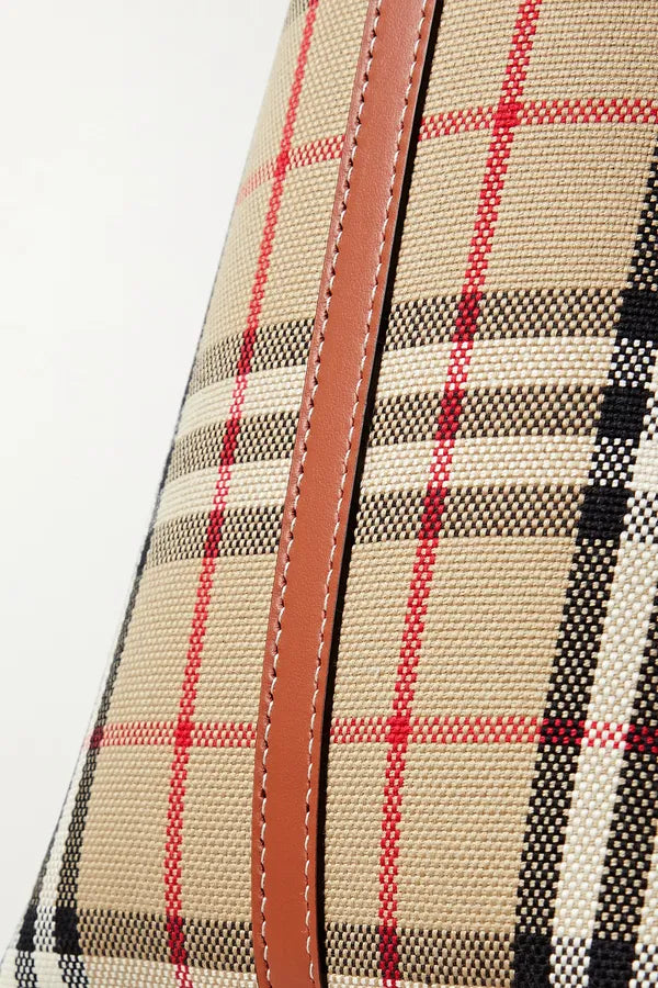 BURBERRY Cabas en toile à carreaux