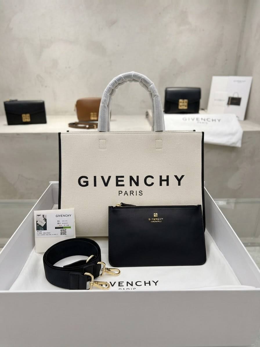 Givenchy Petit sac G-tote