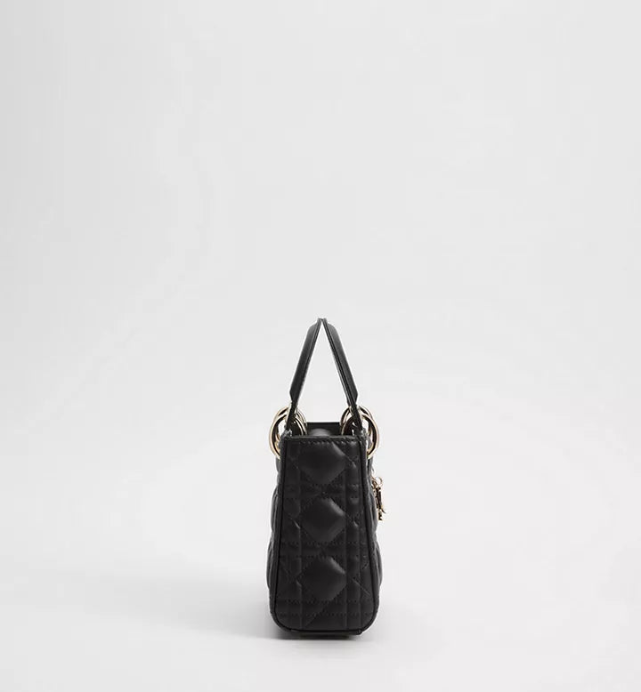 Sac Ladÿ Dior Mini
Cuir d'agneau Cannage noir