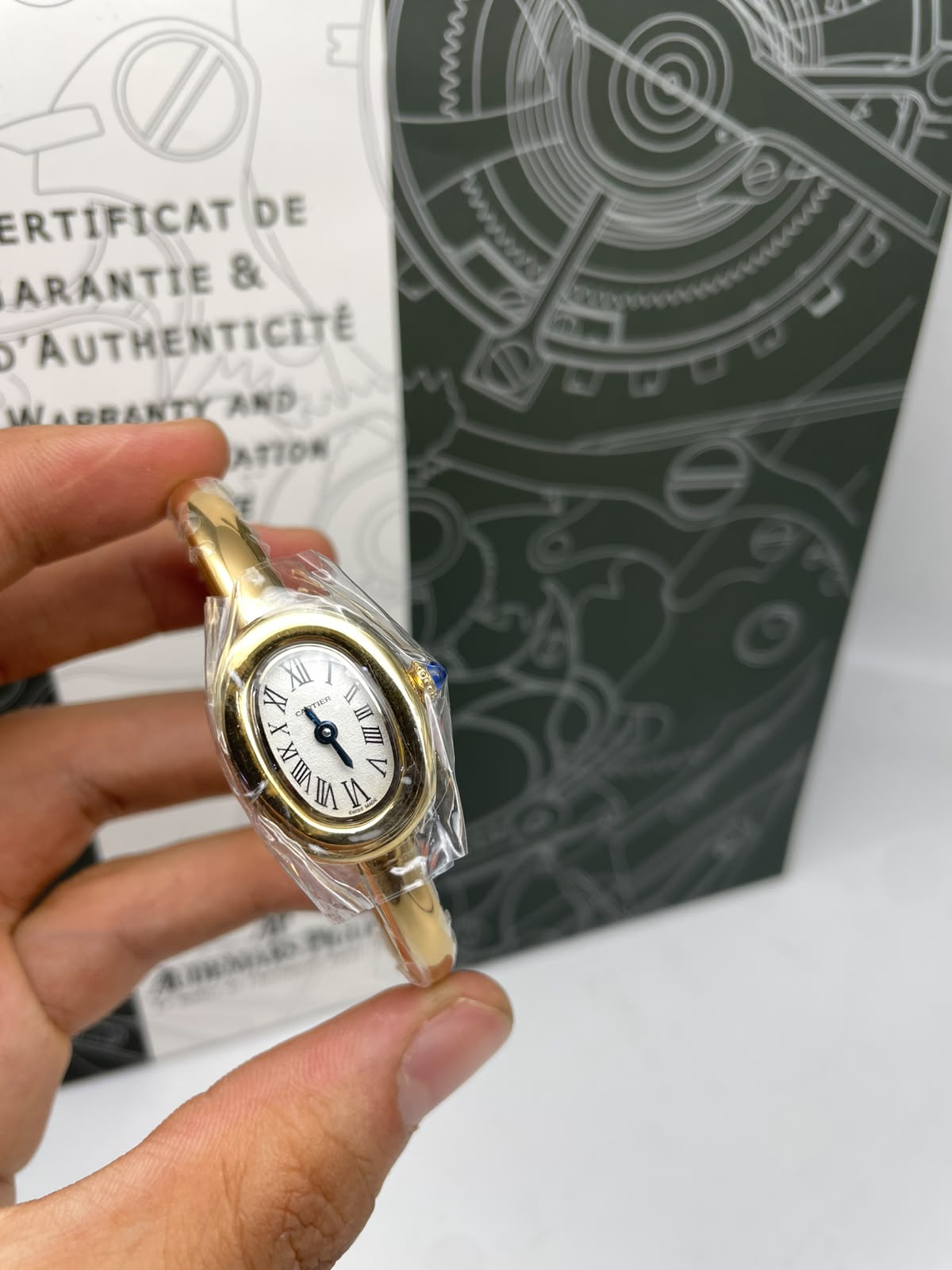 Montre Baignoire De Cartier Doré