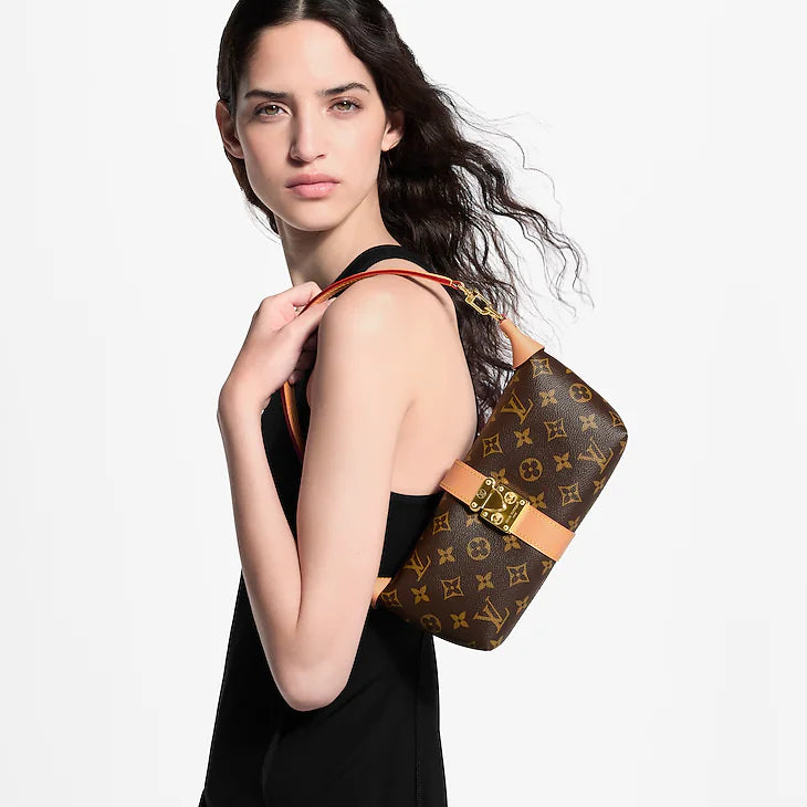 LV Pochette Mia