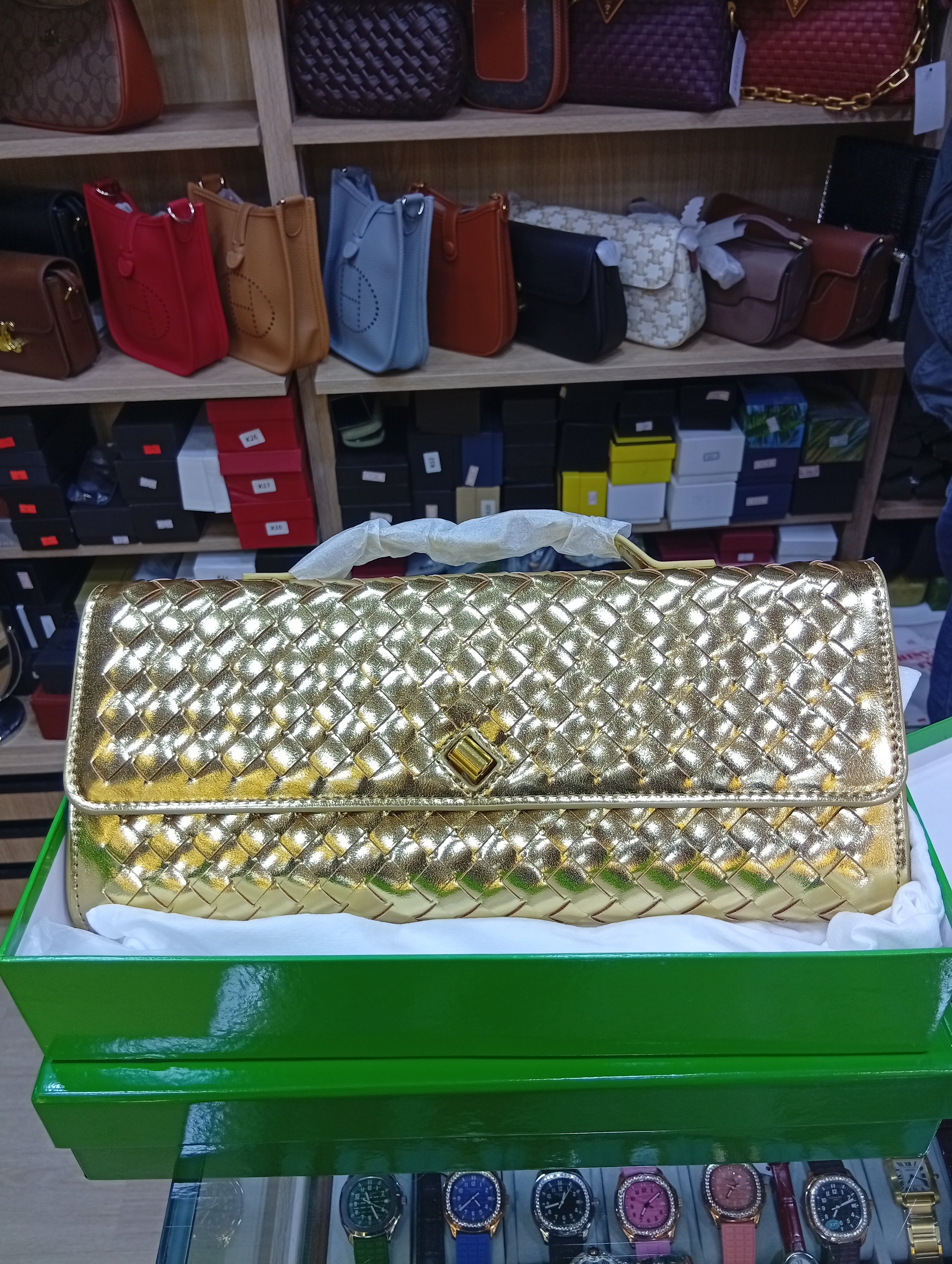 Bôttegã Vênetâ Allez Clutch