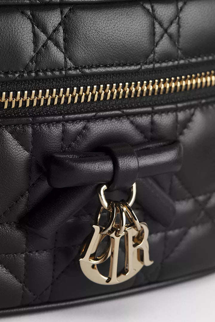 Dior Mini vanity
Cuir d'agneau Cannage noir