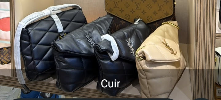 S@int L@urent Puffer toy d'agneau
DARK BEIGE