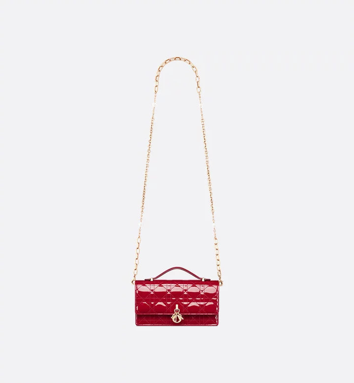 Mini sac My Diôr
Cannage verni rouge cerise