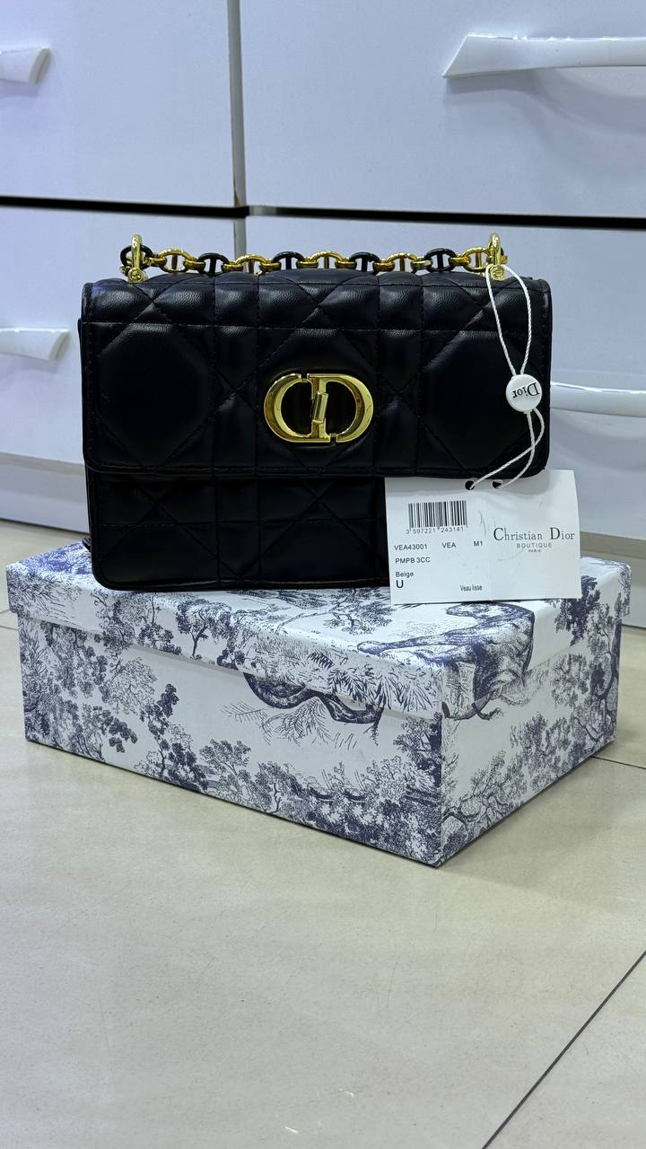 Diôr Mini sac Miss Caro
d'agneau Macrocannage noir