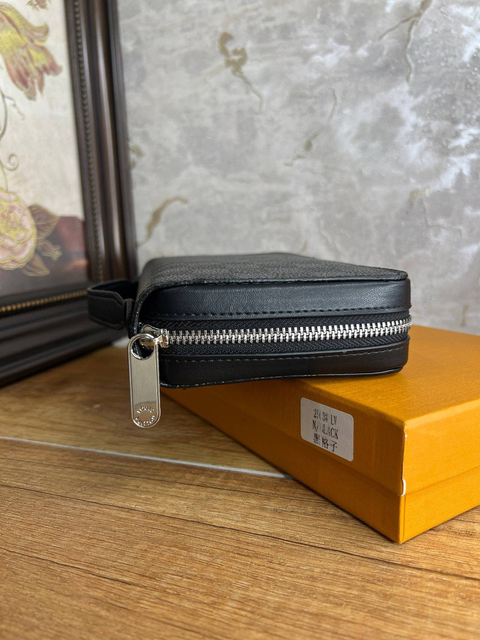 LV Pochette Louis Vuitton en toile damier graphite et noir