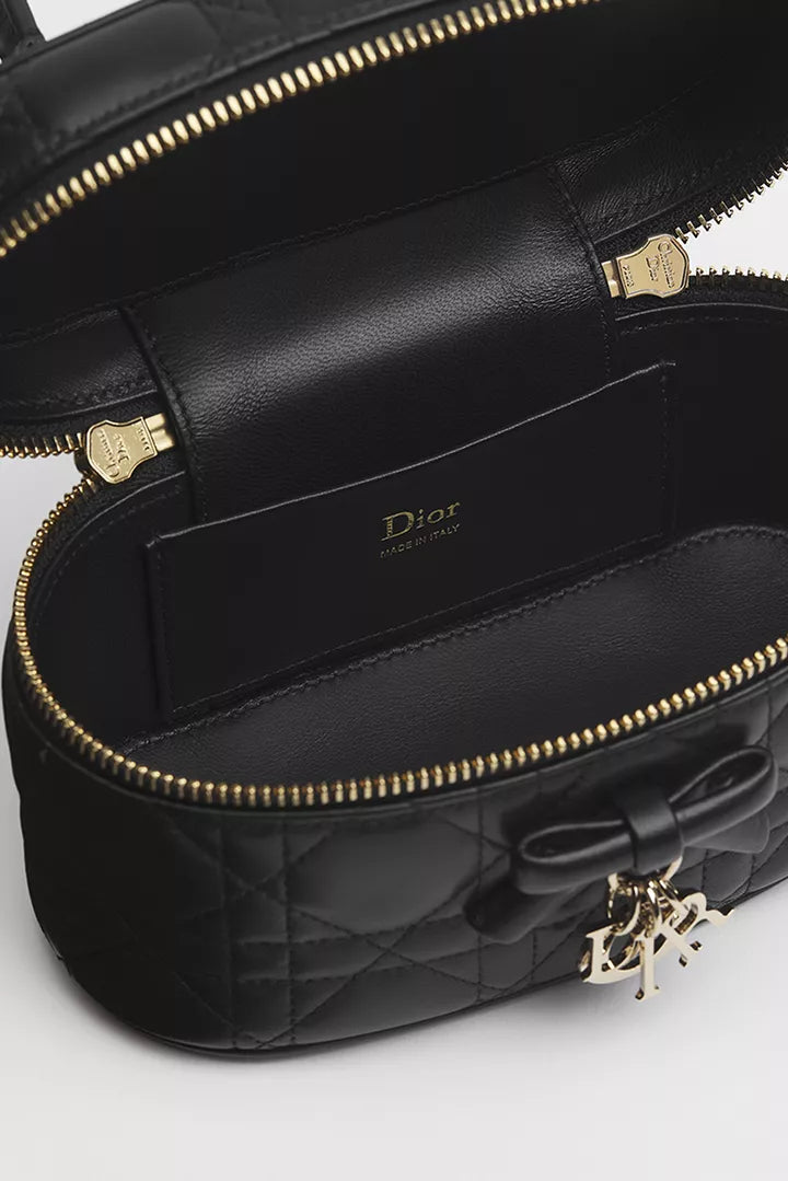 Dior Mini vanity
Cuir d'agneau Cannage noir