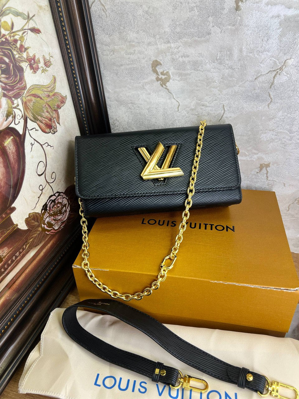 LV Twist West