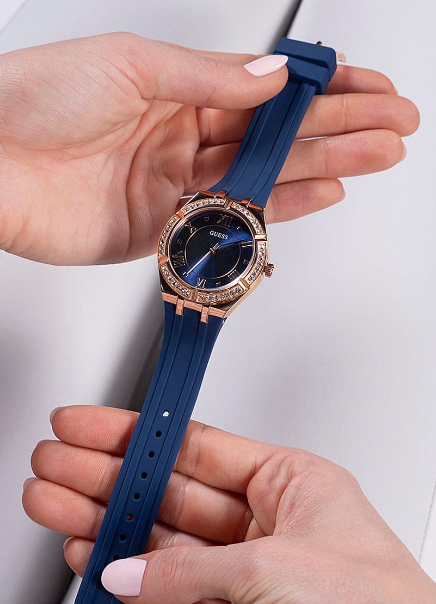 Guess Montre analogique en silicone bleu