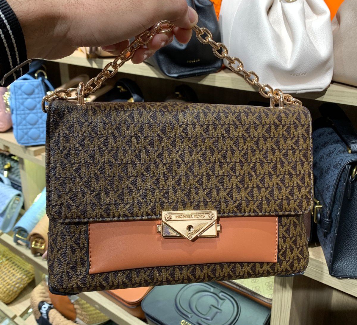 Mich@el Kors Outlet
Sac à épaule Cece de taille moyenne à logo