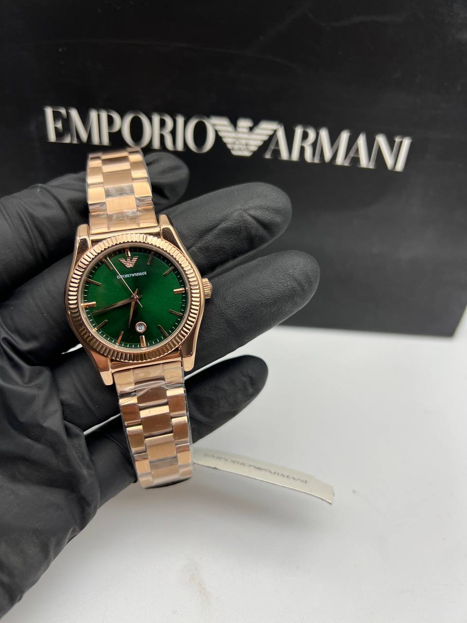 Montre Empôriô Armani à trois aiguilles avec date, en acier inoxydable, doré rose