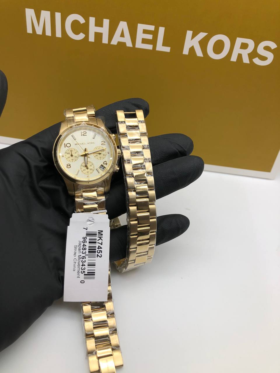 Montre chronographe analogique Michael Kors Runway avec cadran doré et bracelet en acier doré pour femme - MK7452