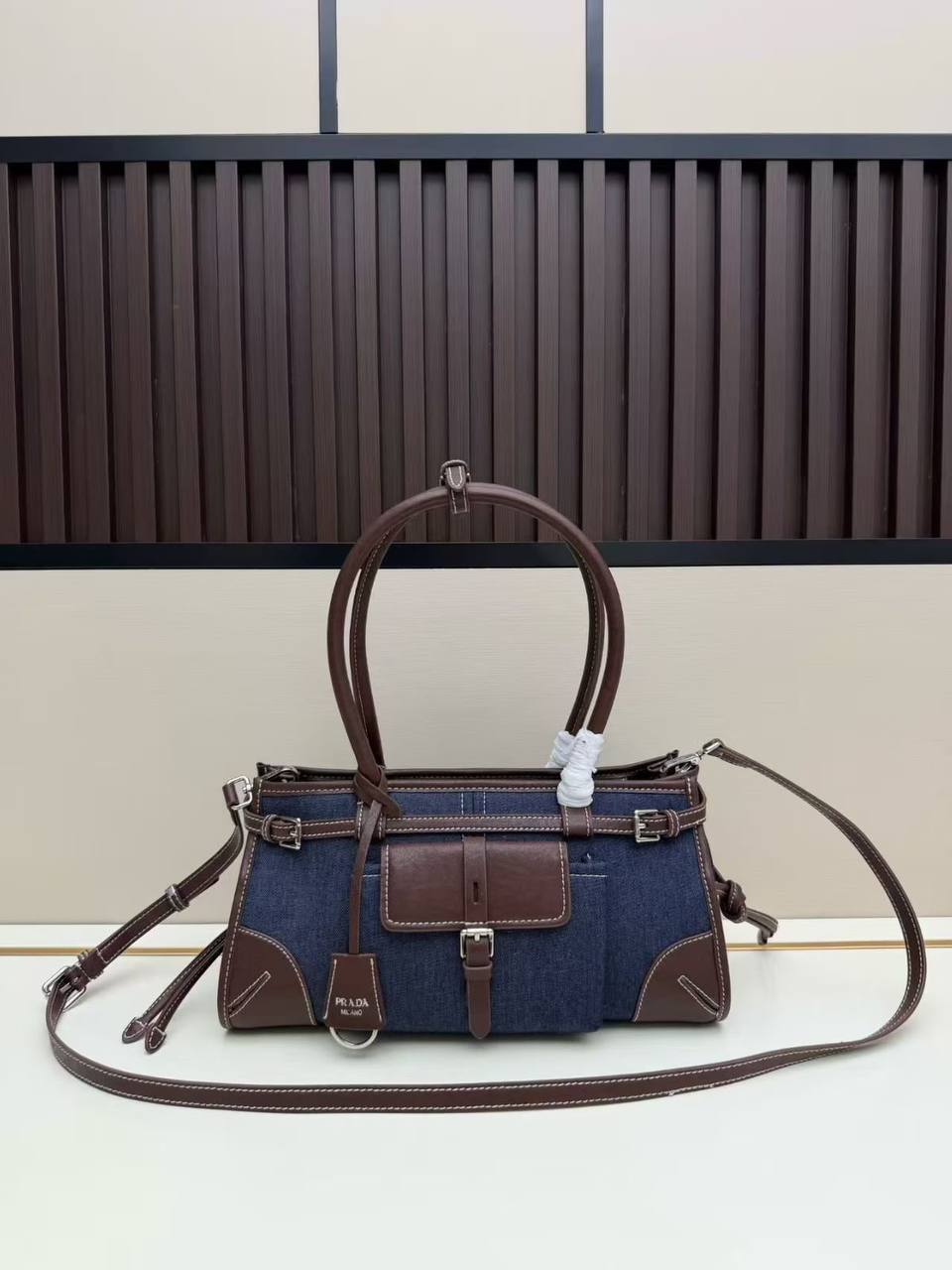 Sac à main Bonnie en denim et cuir de taille moyenne