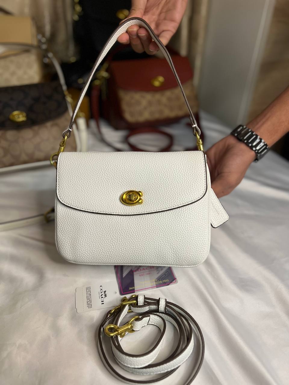 Sac bandoulière Co@ch Cassie 19 pouces couleur craie