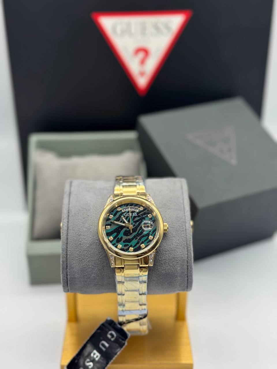 Montre GUESS AURA pour femme