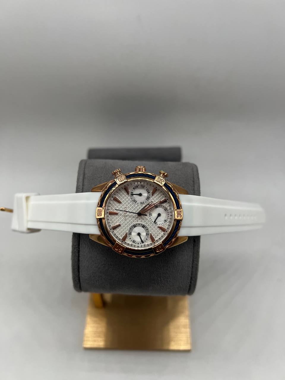 Guess White Dial Rubber Strap Ladies Watch