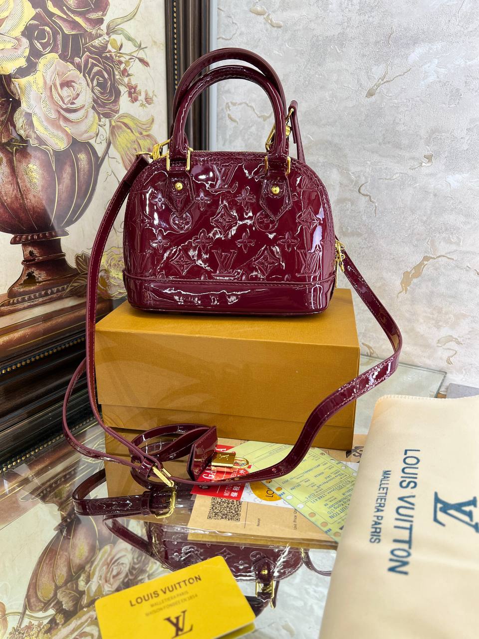 LV
sac cabas Alma BB à motif monogrammé