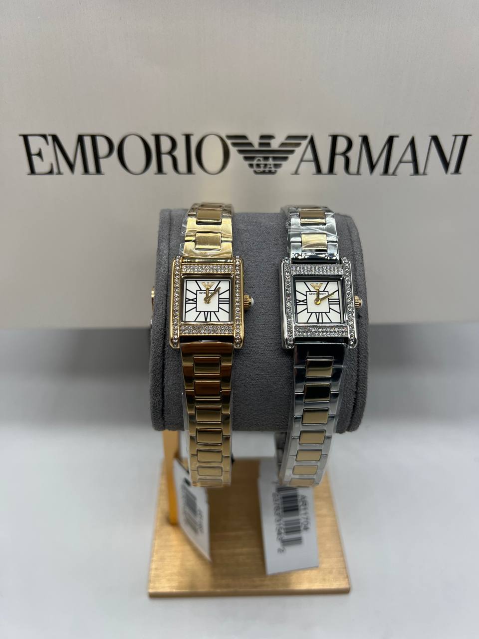 Emporio Armani Montre à deux aiguilles en acier inoxydable doré