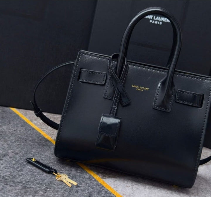 Saint Laurent Bolso Sac De Jour Nano de piel En cuir