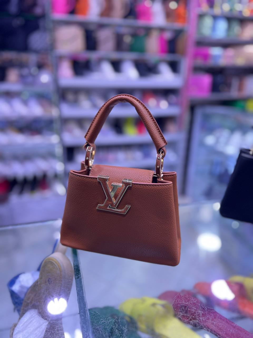 LV Sac Capucines Mini