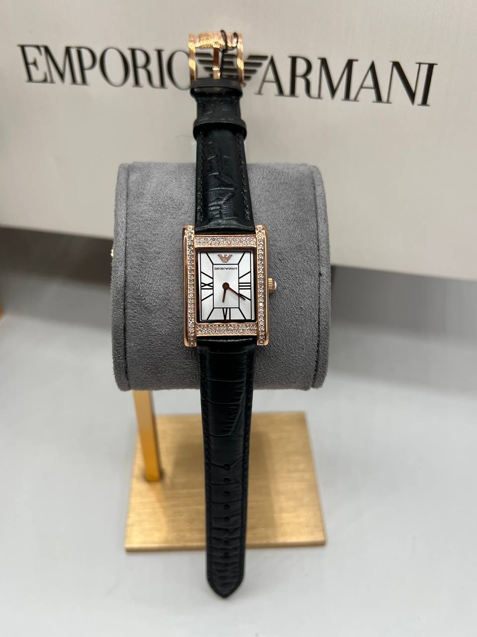 Emporio Armani Montre à deux aiguilles en cuir noir