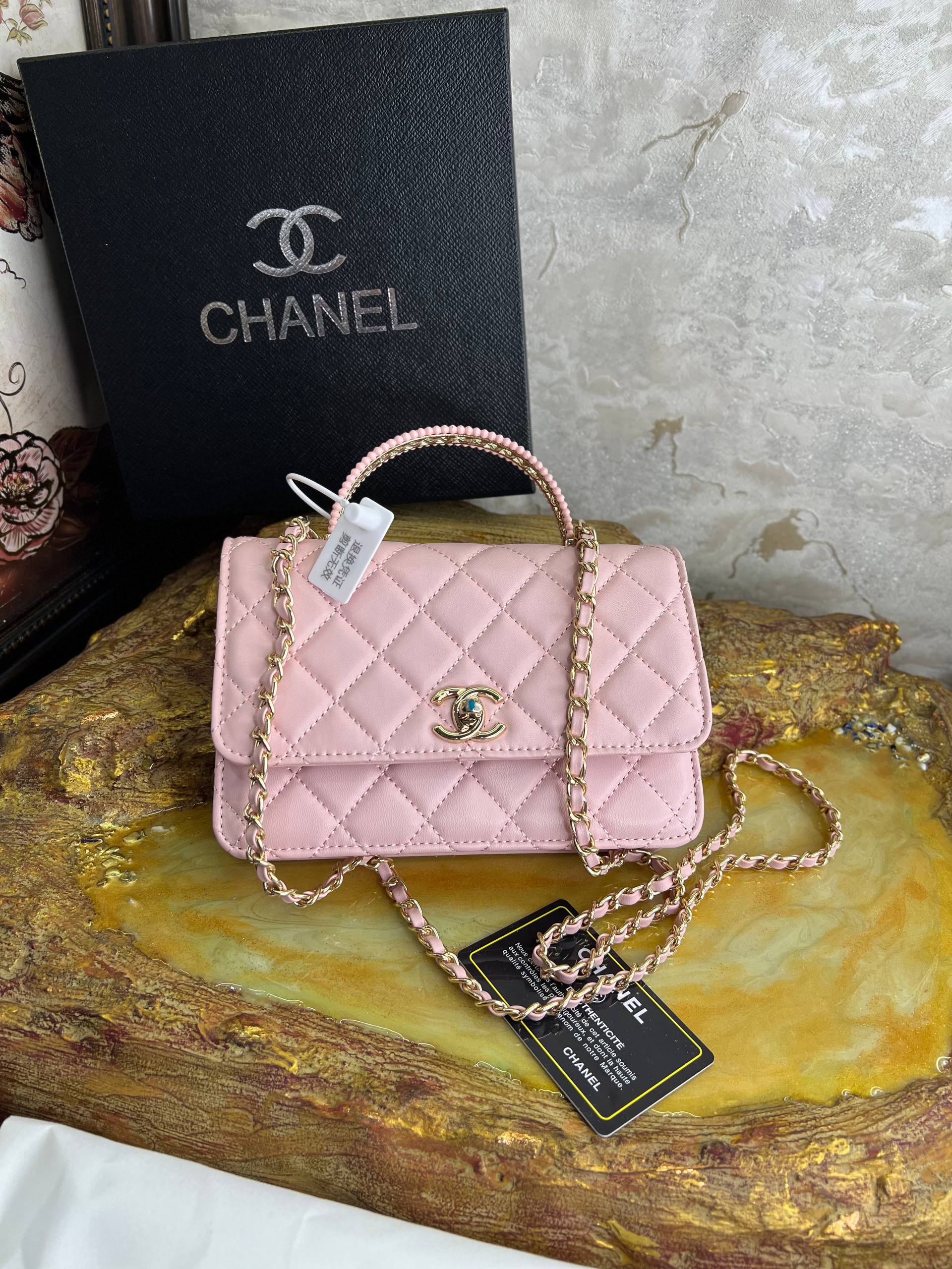 CH@NEL Mignon en rose Portefeuille à chaîne CH@NEL avec poignée supérieure