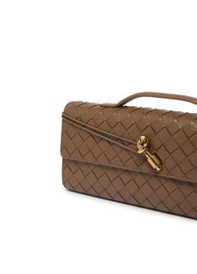 BÔTTEGA VÊNËTA
Longue pochette Andiamo avec poignée