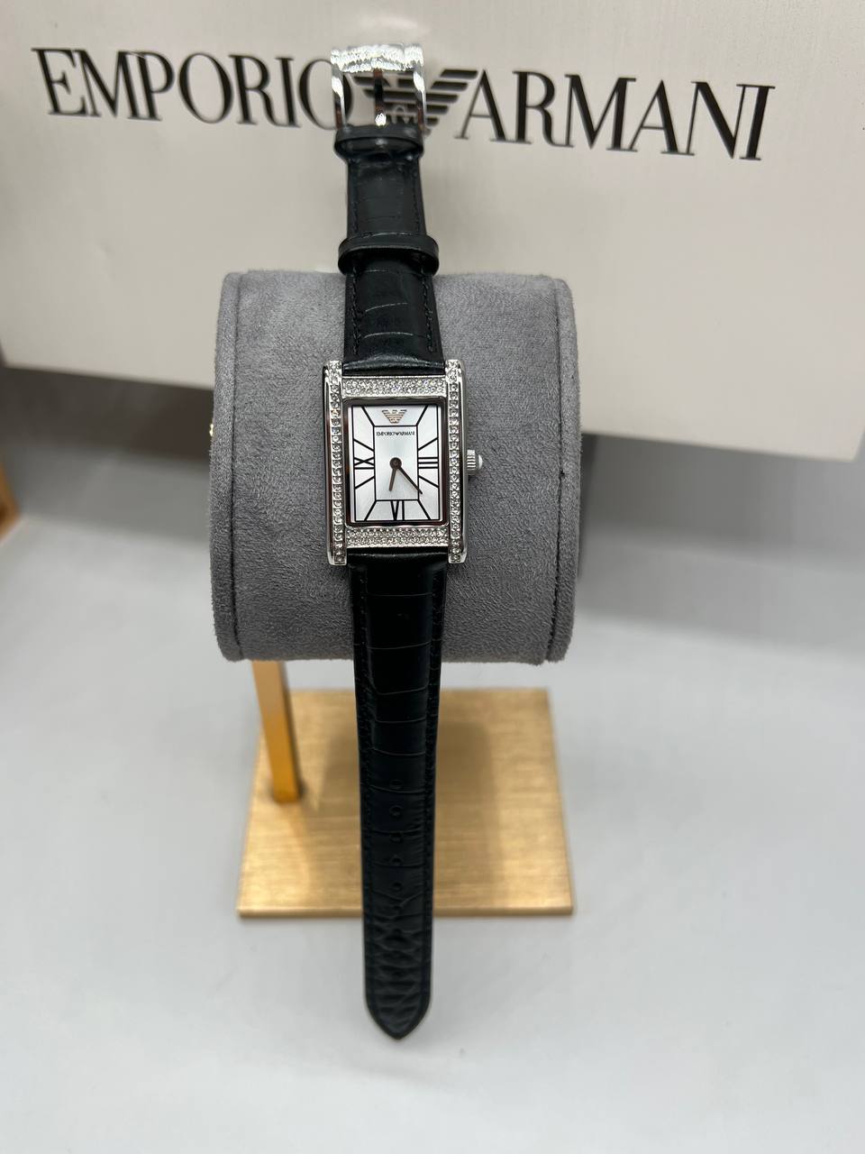 Emporio Armani Montre à deux aiguilles en cuir noir