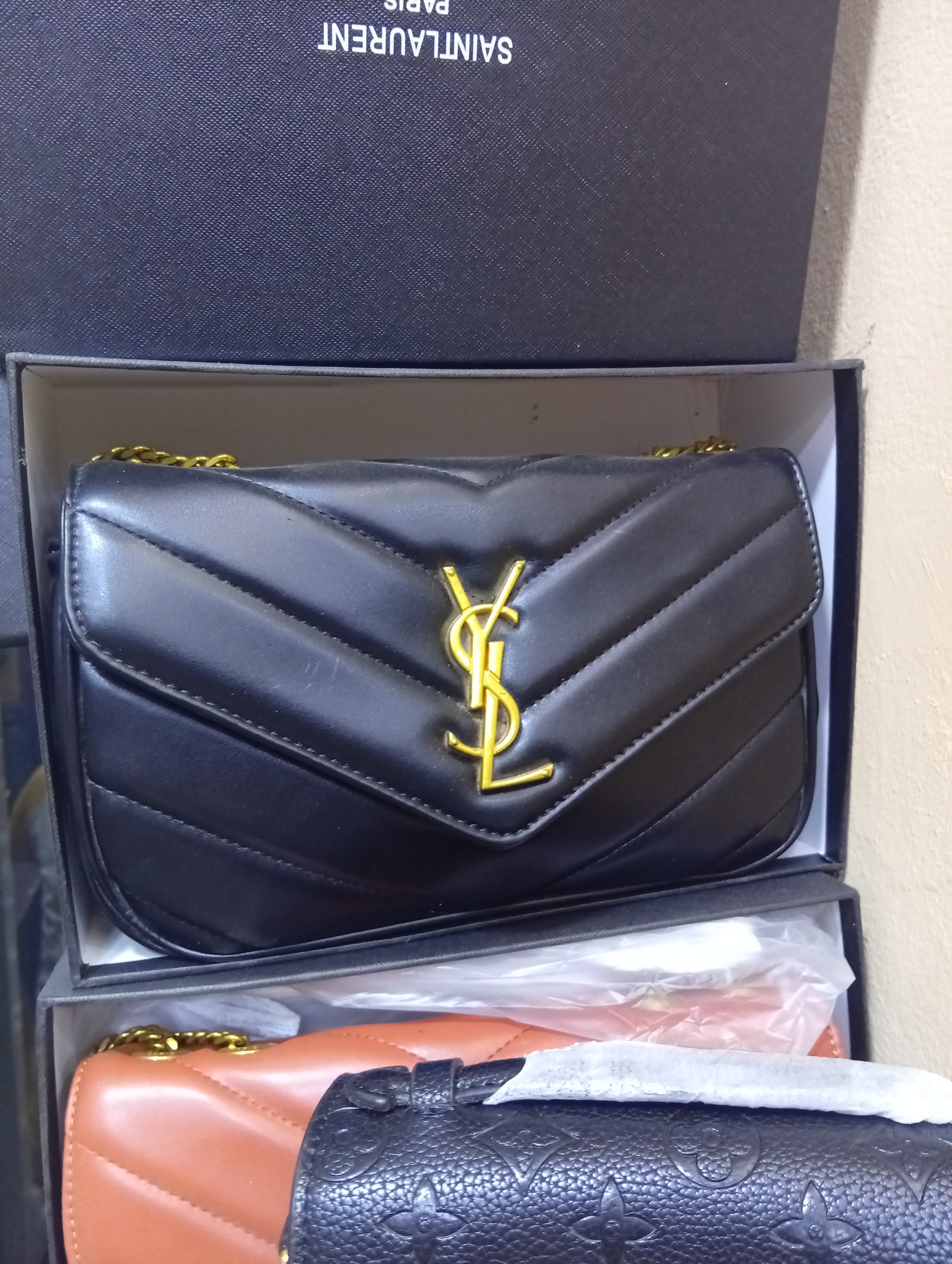 YSL LOULOU SMALL MATELASSÉ
NOIR