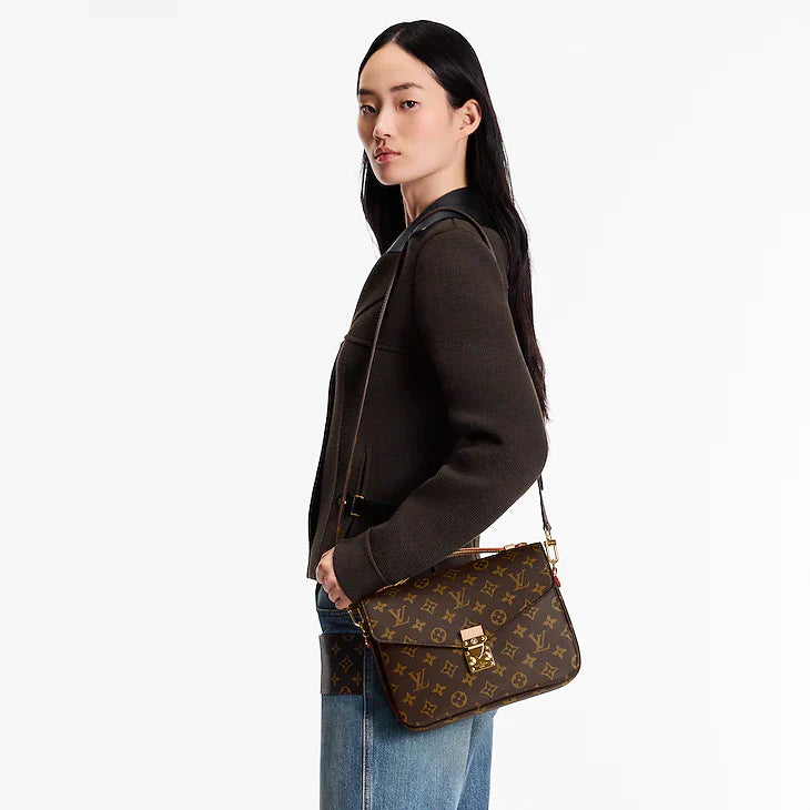 LV Pochette Métis En cuir