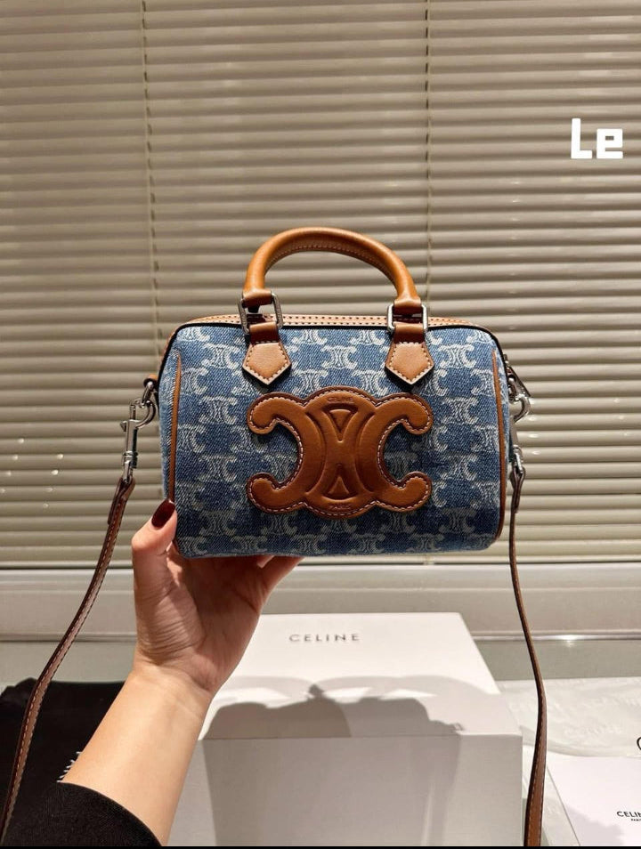 Cèlïnê Small Boston en cuir Triomphe Denim