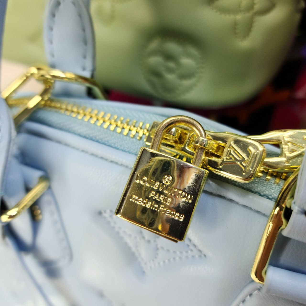 LV Alma BB Matelassé Bleu Glacier