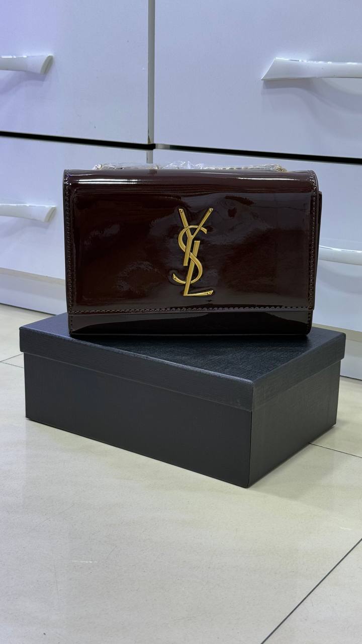 S@int L@urent Petit sac à bandoulière Kate de « Chocolat épicé »